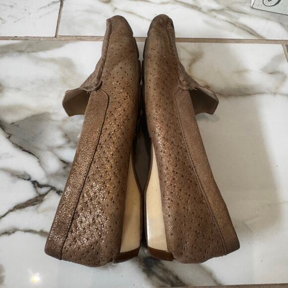 Donald Pliner Women’s Lula Loafer Metallic Bronze Gold Slip On Shoe Size 8.5 - Picture 8 of 10